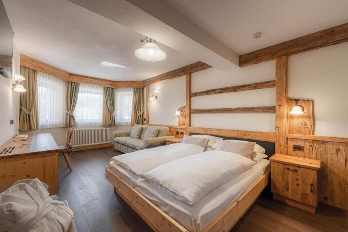 Junior Suite, Balcony, Mountain View (4)