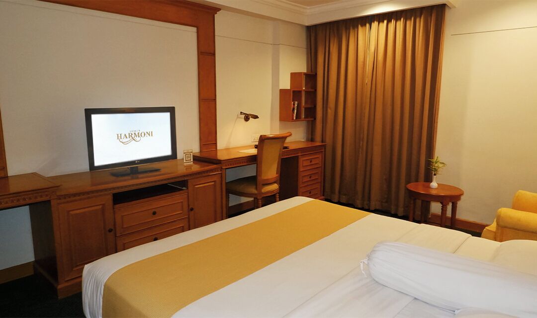 In-room safe, desk, soundproofing, iron/ironing board