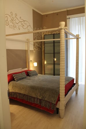 Classic Room | Desk, blackout curtains, soundproofing, rollaway beds - B&B Al 68 di Piazza Cavour (Naples)