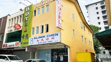 المنشأة من الخارج