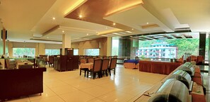 2 restaurants, Indian cuisine