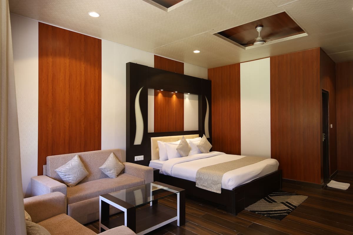 1 bedroom, Egyptian cotton sheets, premium bedding, minibar