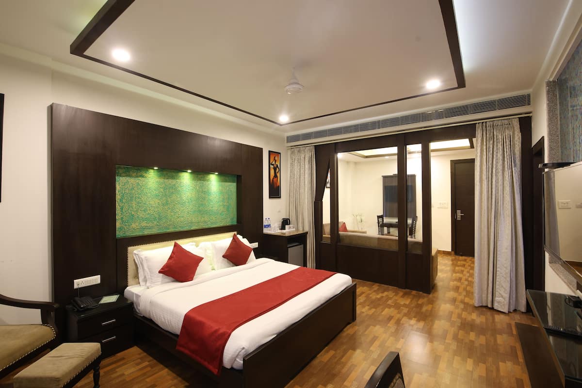 Grand Suite | 1 bedroom, Egyptian cotton sheets, premium bedding, minibar