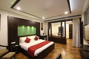 Grand Suite | 1 bedroom, Egyptian cotton sheets, premium bedding, minibar
