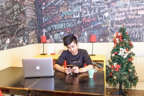 Trung tâm hành chính, văn phòng