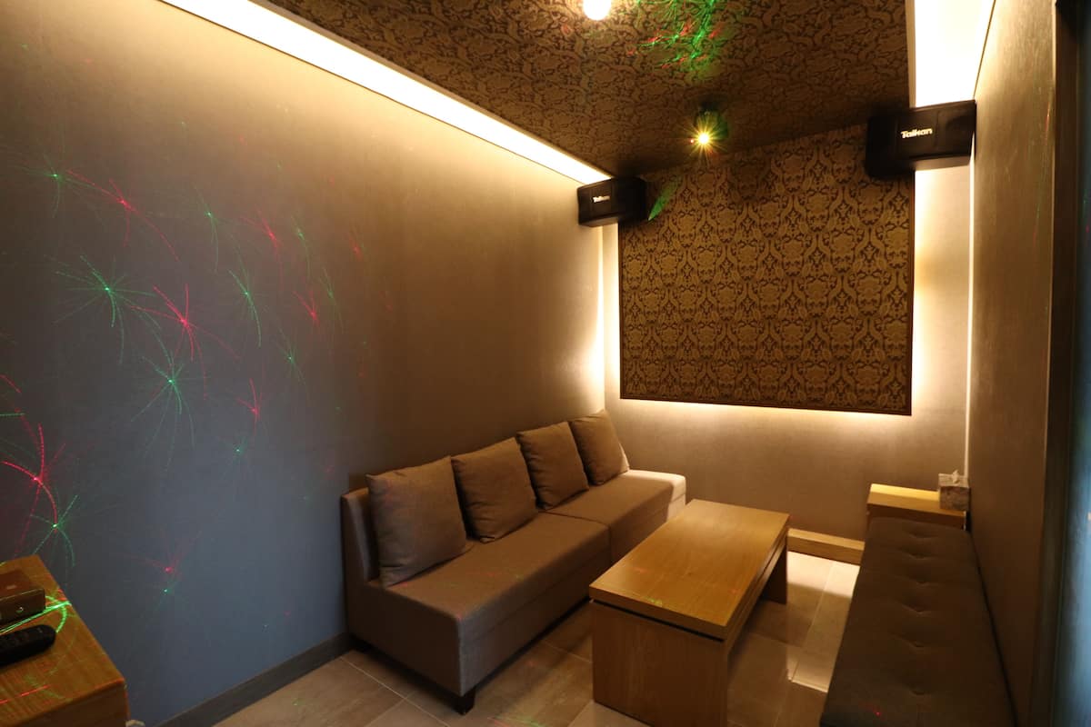 down duvets, individually decorated, individually furnished, desk