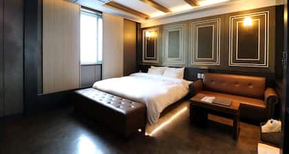 Airport Hotel