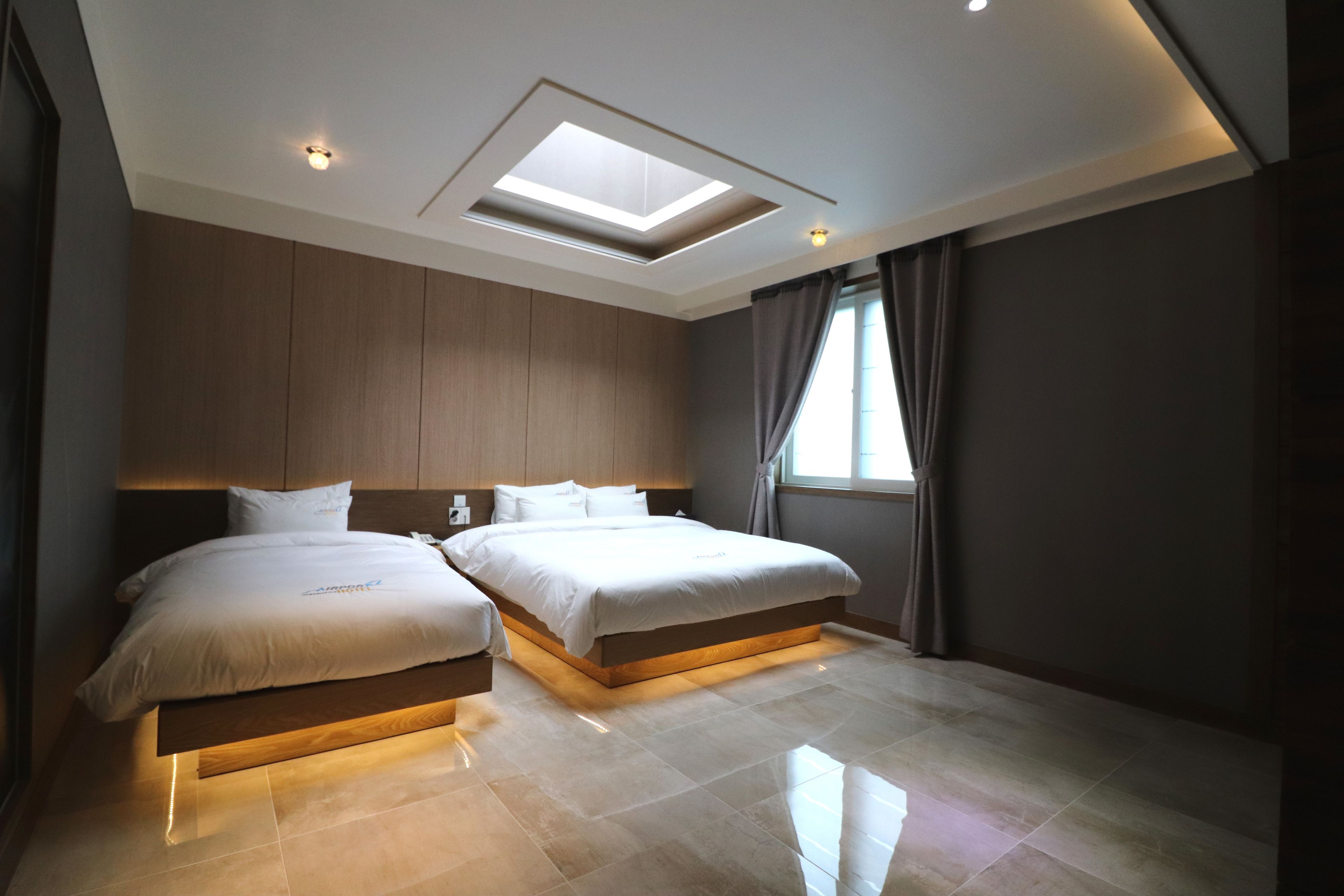 down duvets, individually decorated, individually furnished, desk