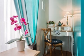 Romantic Single Room, 1 Twin Bed | Premium bedding, individually decorated, desk, laptop workspace - Vacanze Romane Rooms (Rome)