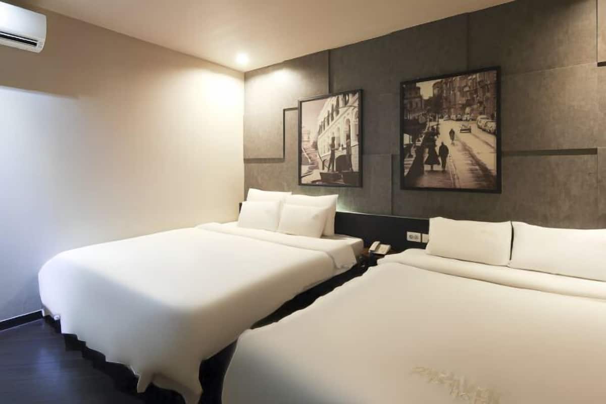 2 quartos, quartos à prova de som, Wi-Fi de cortesia, roupa de cama