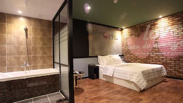 Standard Double Room | Free minibar, desk, rollaway beds, free WiFi