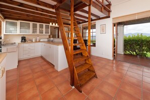 Cottage Familial, 2 chambres, cuisine, vue montagne | Cuisine privée | Réfrigérateur, cafetiÚre/bouilloire, bouilloire électrique