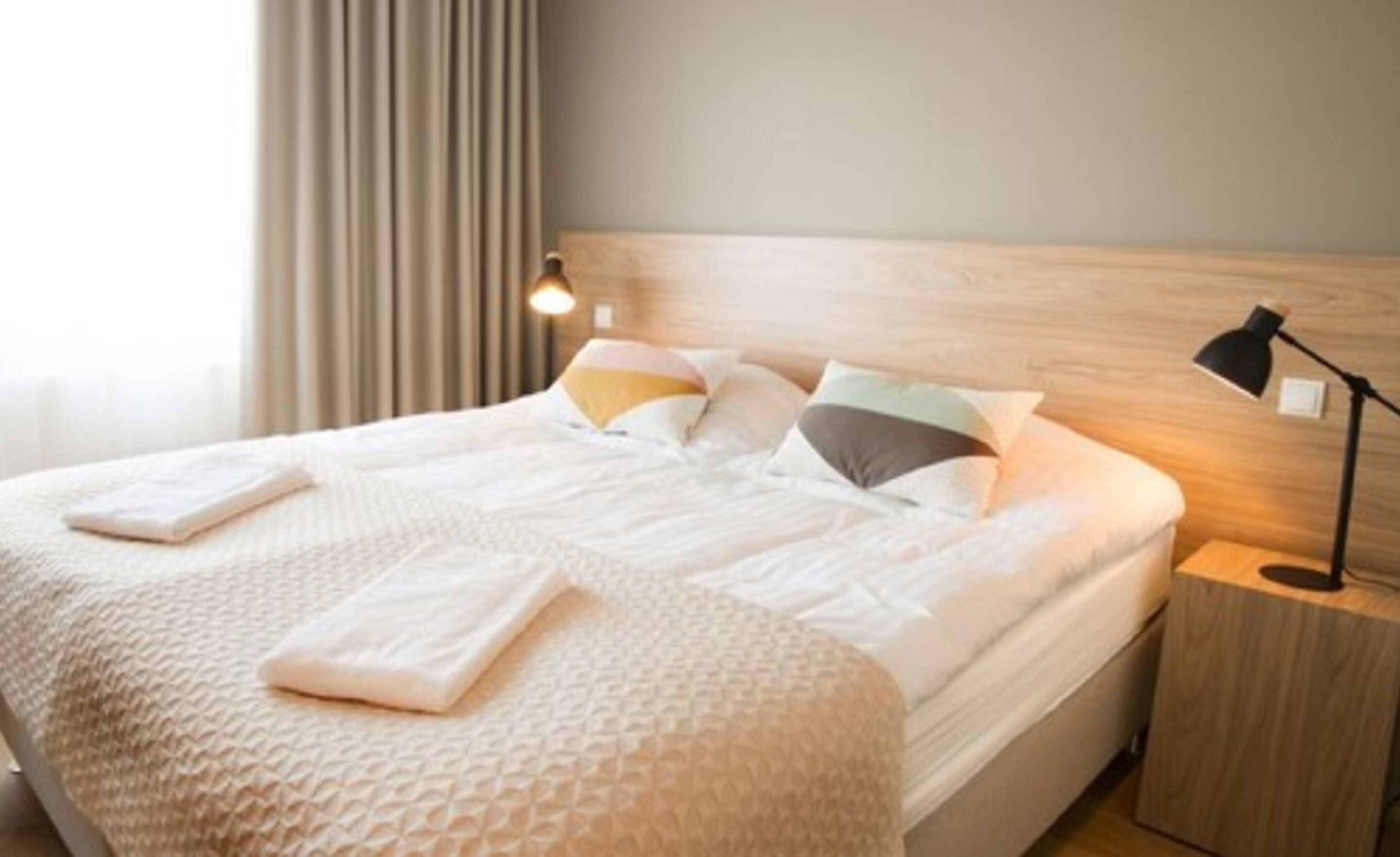 superior double or twin room | desk, laptop workspace, blackout curtains, soundproofing