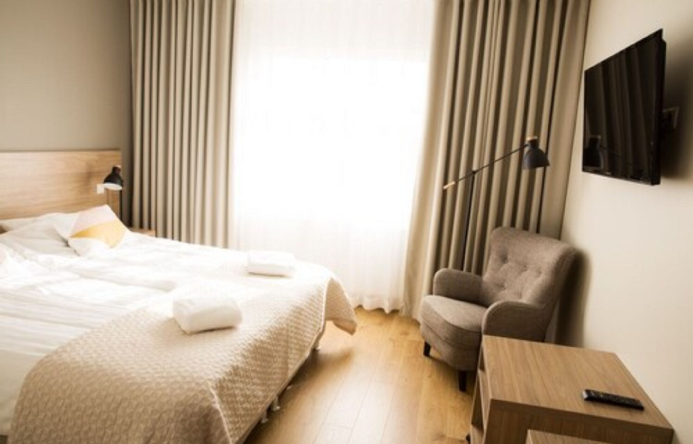 superior double or twin room | desk, laptop workspace, blackout curtains, soundproofing