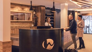 Reception - Hotel Weisseespitze (Kaunertal)