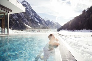 Infinity pool - Hotel Weisseespitze (Kaunertal)