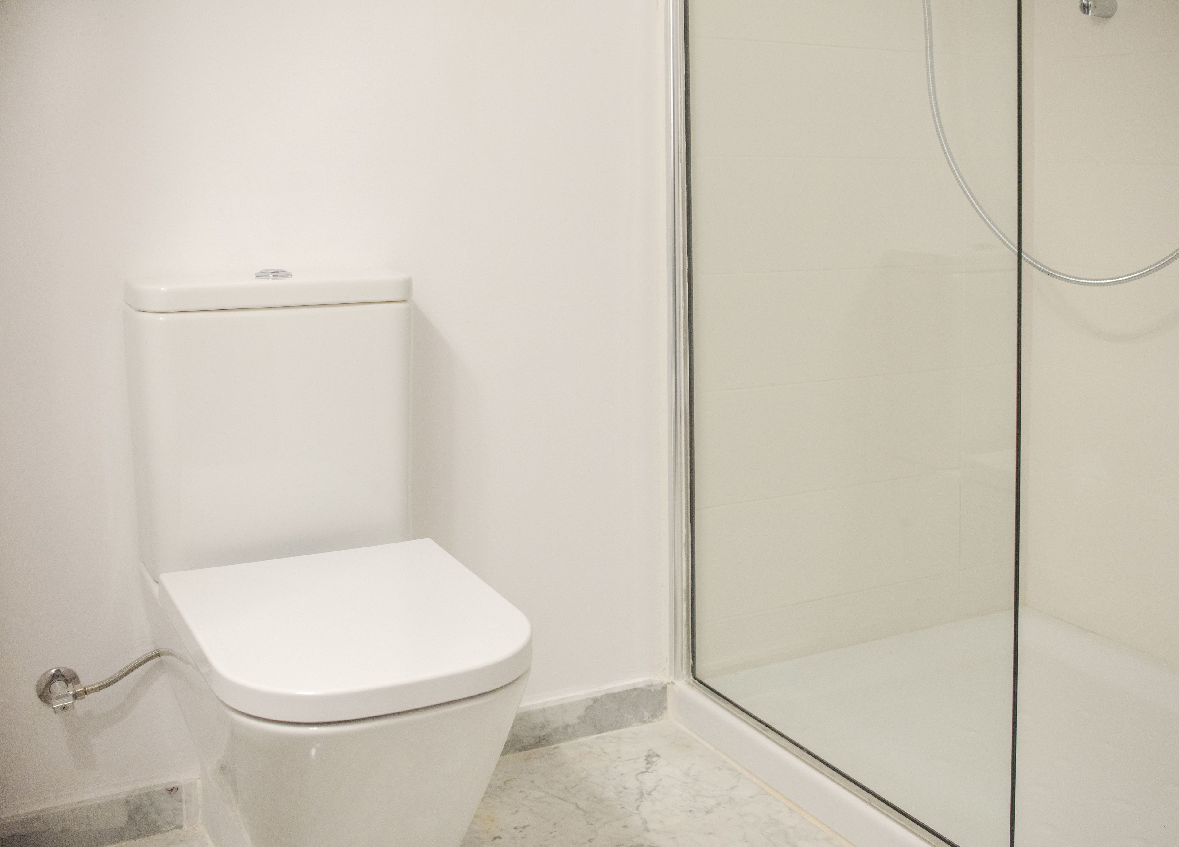 free toiletries, towels