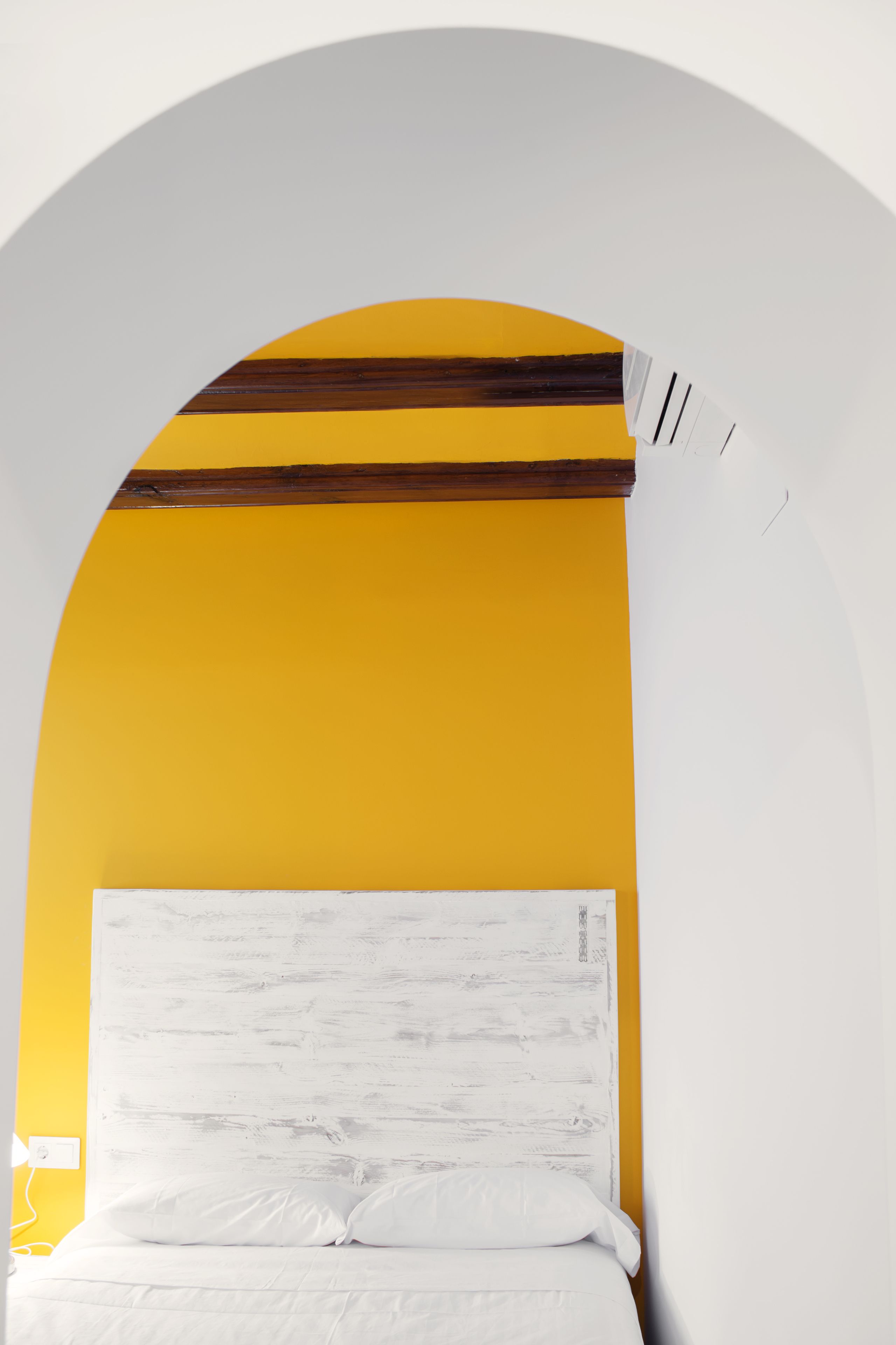 single room, 1 double bed | down duvets, in-room safe, blackout curtains, free wifi