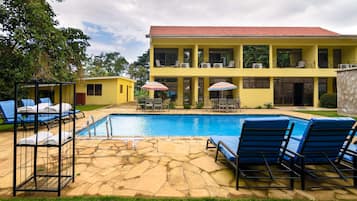 Outdoor pool, pool loungers