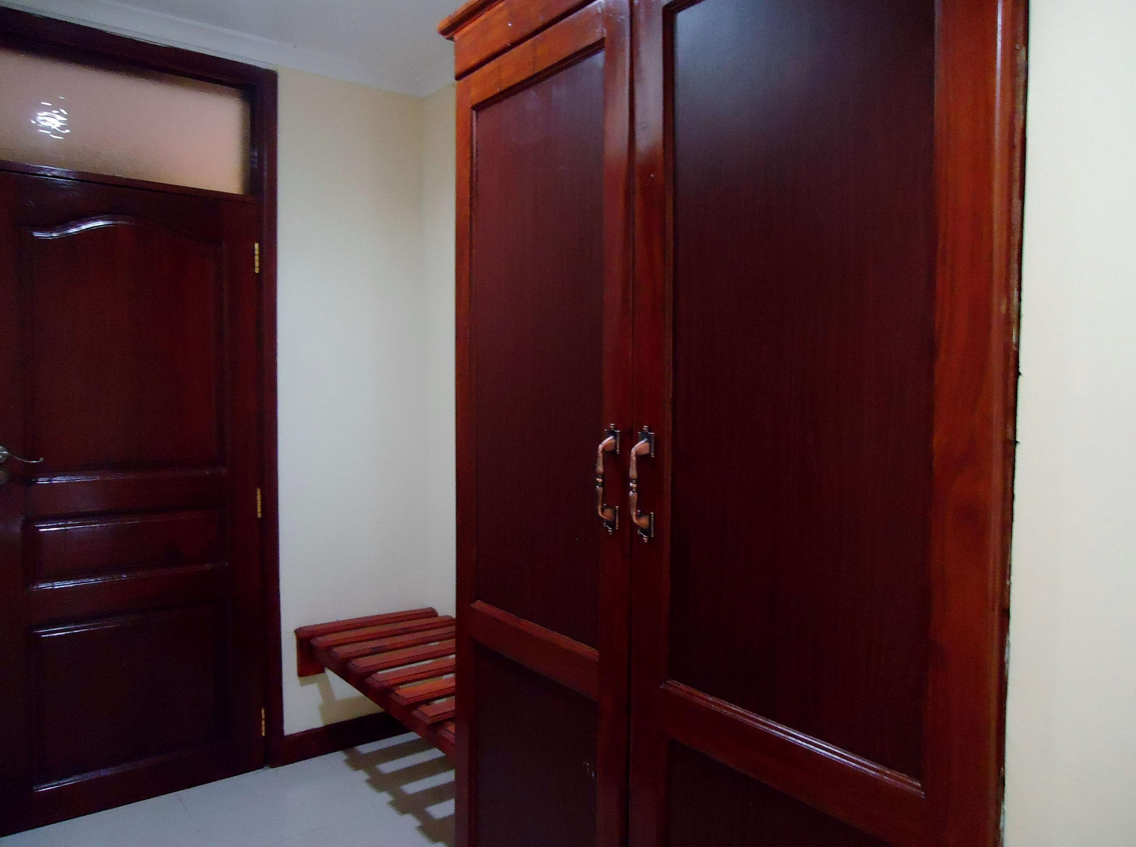 executive suite, 1 bedroom, balcony | 1 bedroom, in-room safe, desk, soundproofing