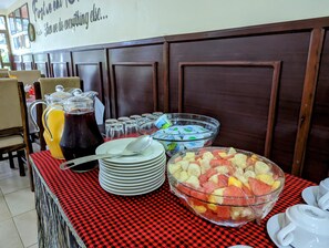 Tägliches Frühstücksbuffet gegen Gebühr