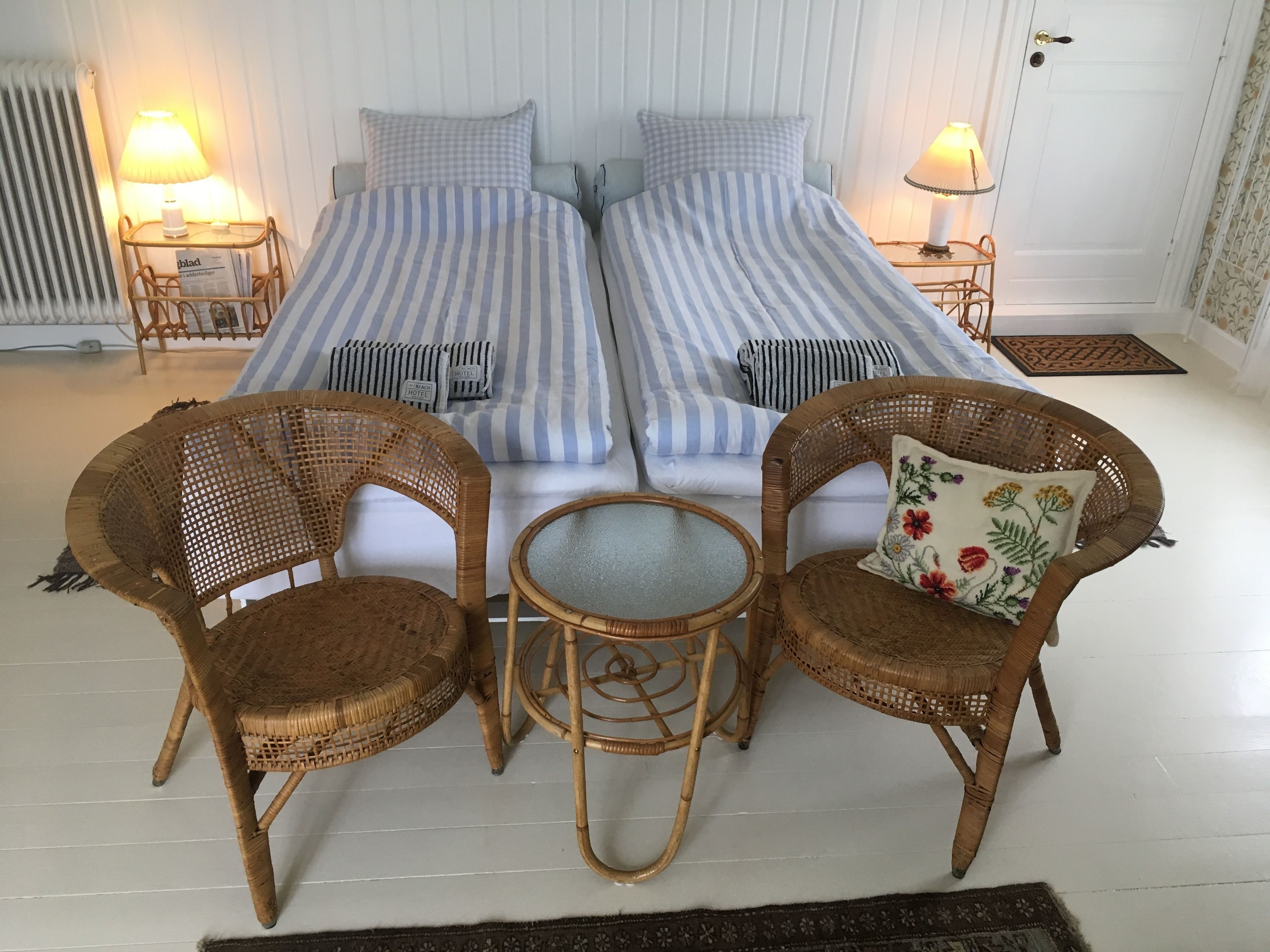 Vierbettzimmer, Gemeinschaftsbad, Poolseite (Værelse 1)