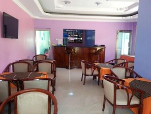 Breakfast, lunch and dinner served - Way Side Hotel (Arusha)