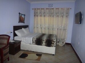 Doppelzimmer | Schreibtisch, schallisolierte Zimmer, Zustellbetten, kostenloses WLAN