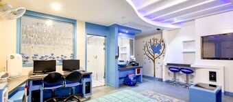 Thebay Hotel