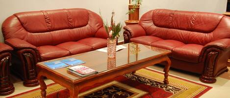 Coin salon dans le hall