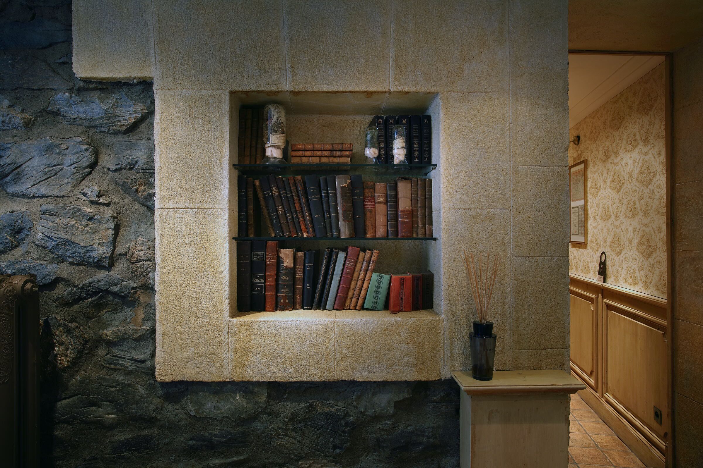 superior room | living area | flat-screen tv, ipod dock