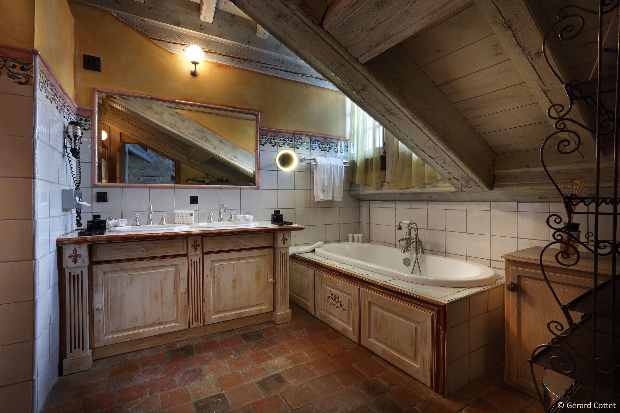 standard double room | bathroom | designer toiletries, hair dryer, dressing gowns, slippers