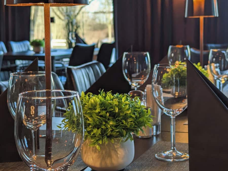 2 restaurants, serveren ontbijt, diner, regionale gerechten