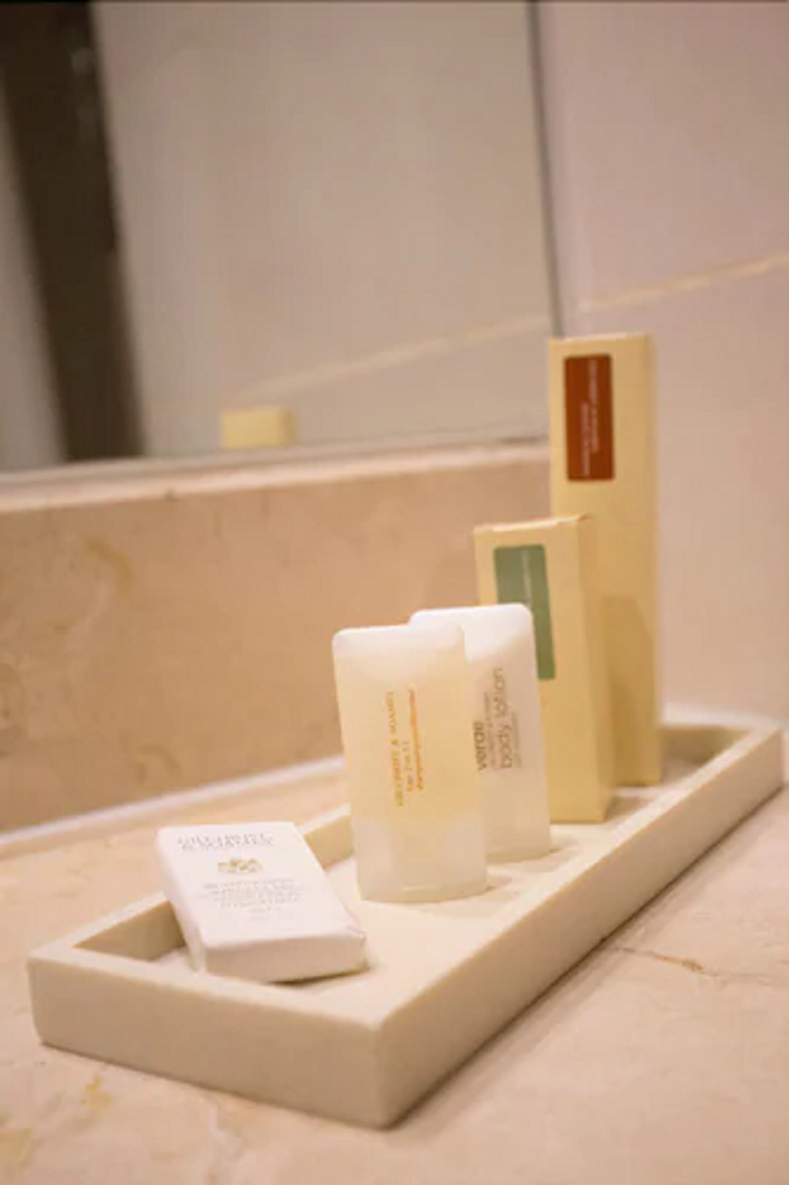 jetted bath, free toiletries, hair dryer, towels