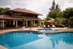 Outdoor pool - Pangkor Sandy Beach Resort (Pangkor Island)