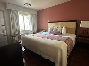 Deluxe Room | 1 bedroom, hypo-allergenic bedding, pillow-top beds - Matterhorn Inn Ouray (Ouray)