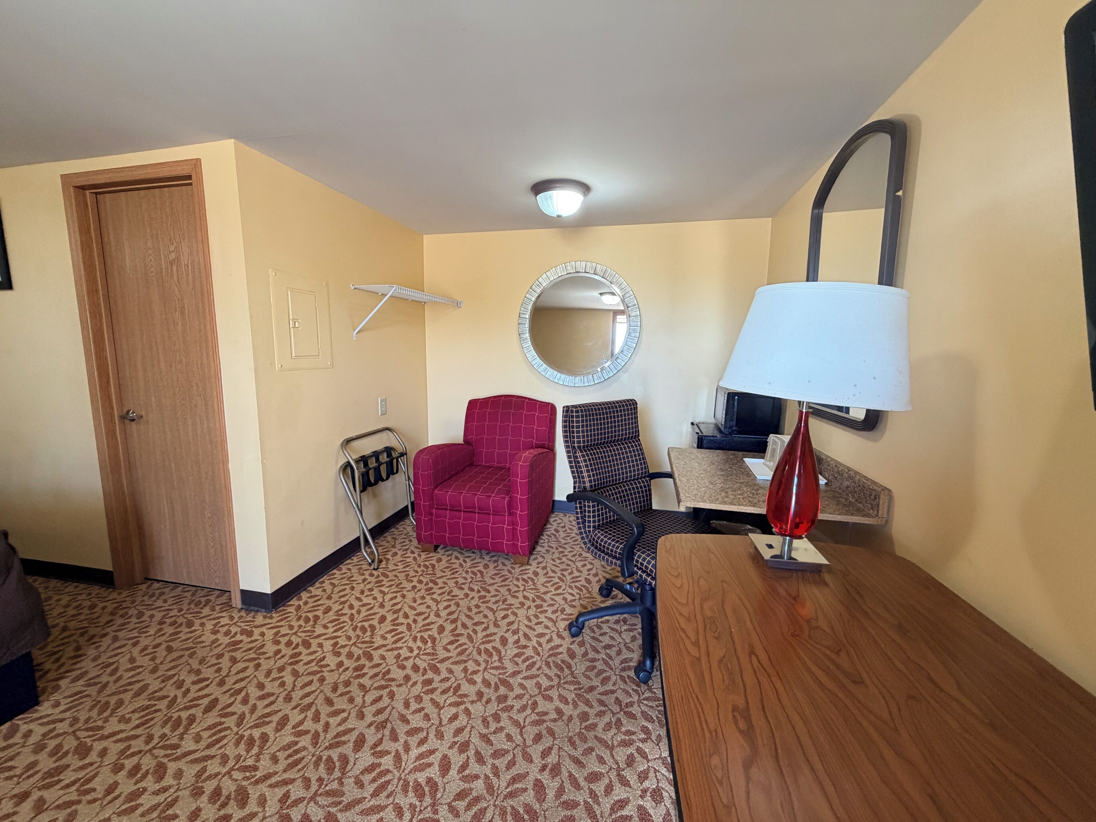 Iron/ironing board, free WiFi, bed sheets
