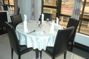 Breakfast, lunch and dinner served - Premier Palace Hotel (Arusha)