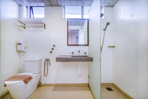 Shower, hair dryer, bidet, towels - Parkland Express (Brinchang)