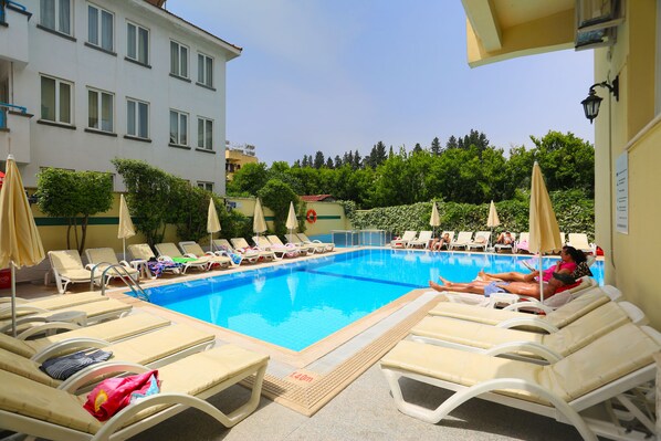 Sezonluk açık havuz 