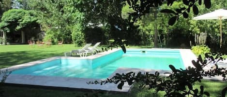 Außenpool (je nach Saison geöffnet)