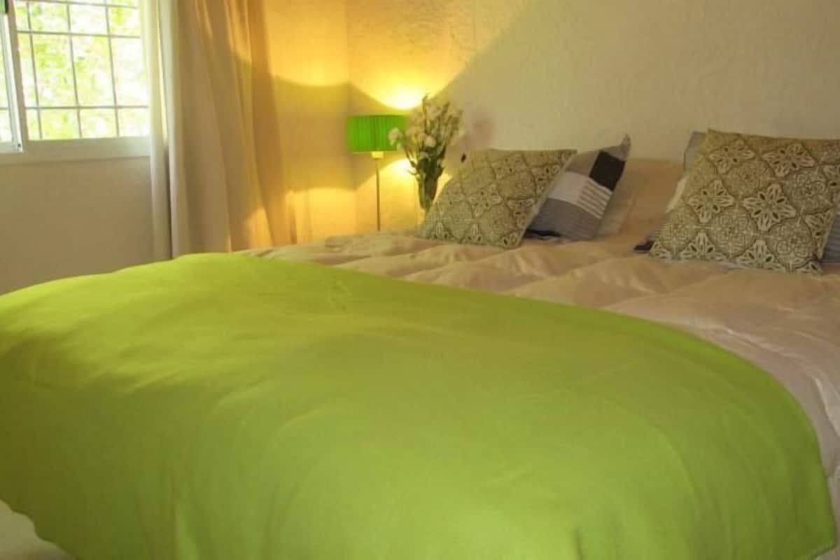 Wifi gratis y ropa de cama