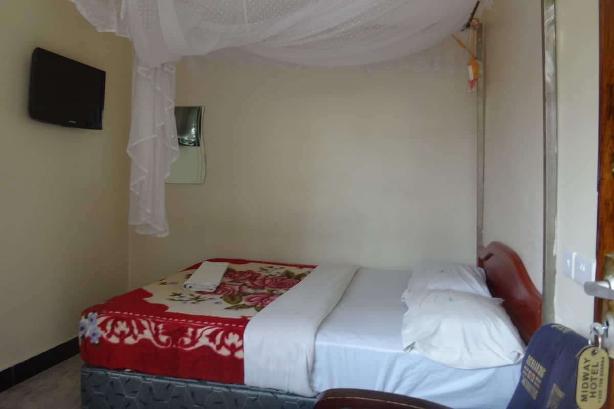 Double Room | Desk, rollaway beds