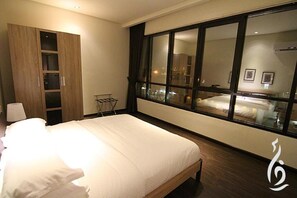 Schallisolierte Zimmer, kostenloses WLAN, Bettwäsche