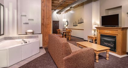 The Suites Hotel at Waterfront Plaza