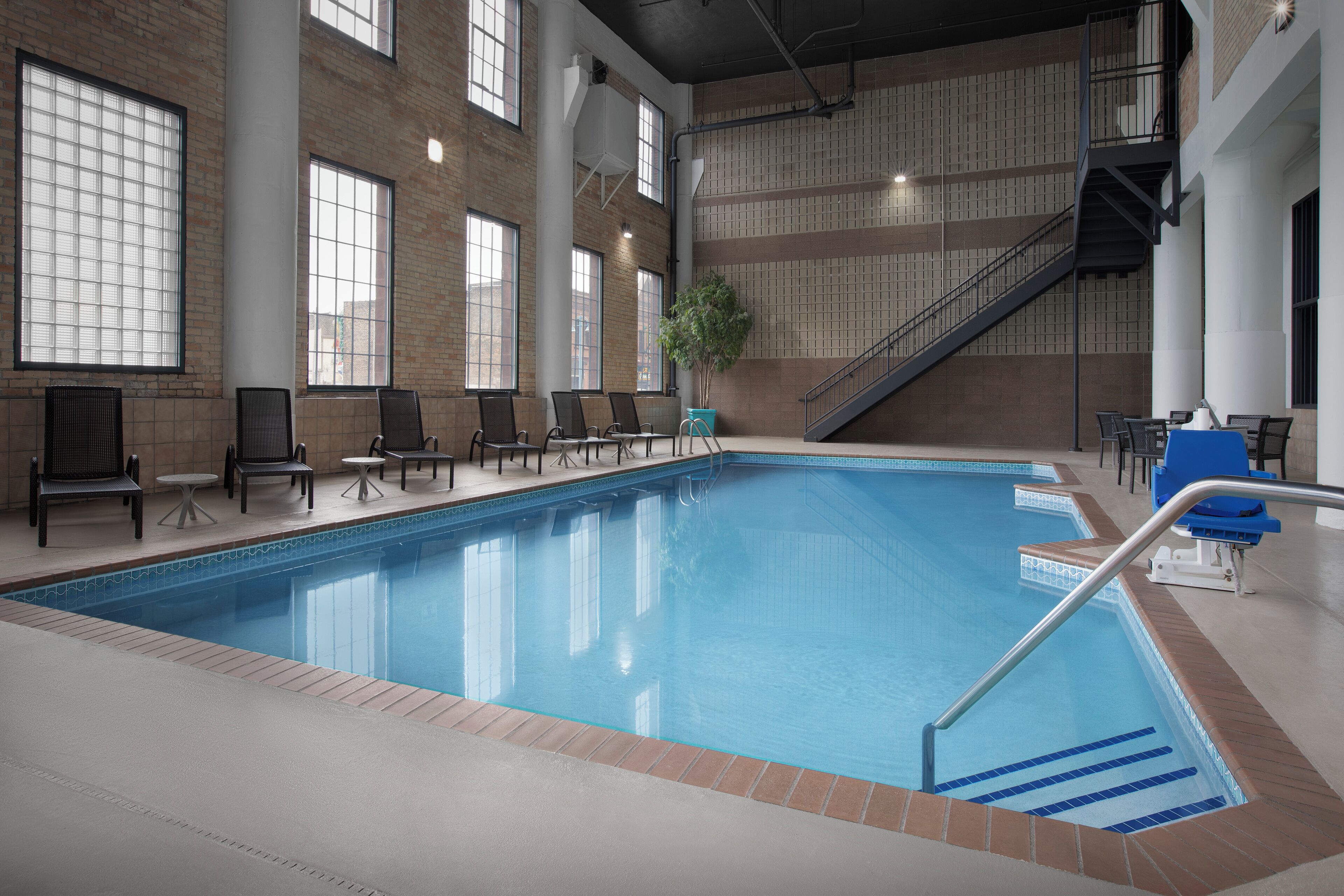 Hồ bơi trong nhà 