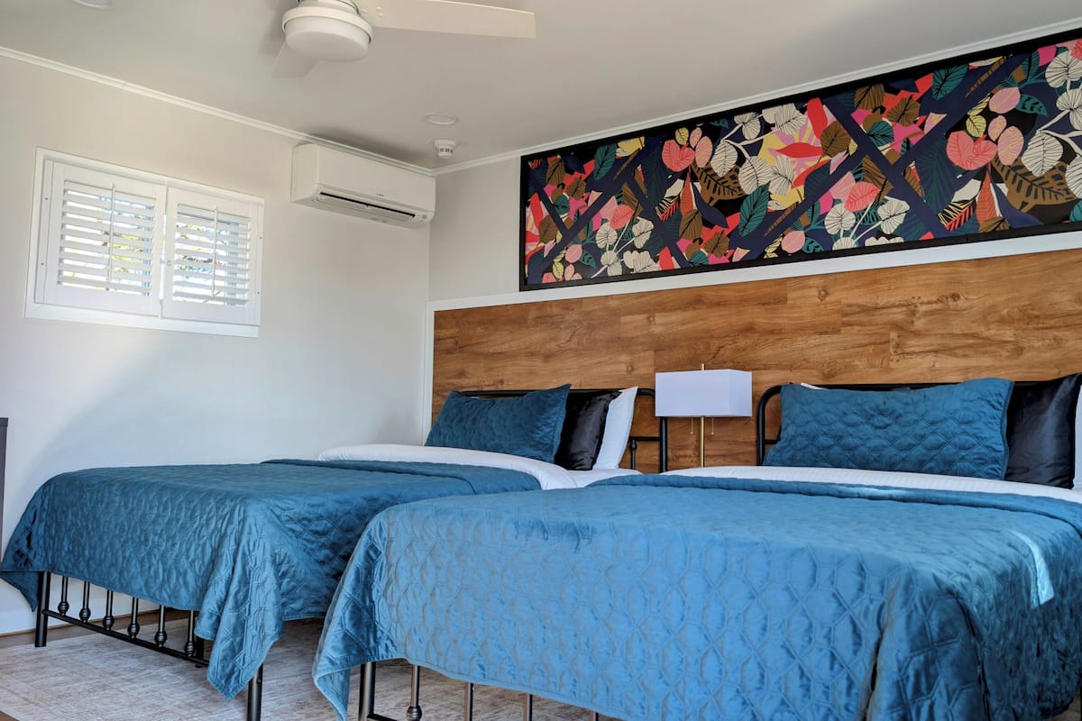 Room, 2 Double Beds, Kitchenette