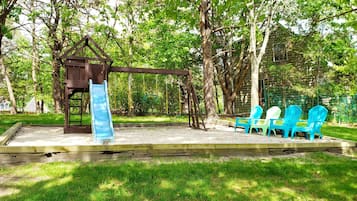 Zona de juegos infantil al aire libre