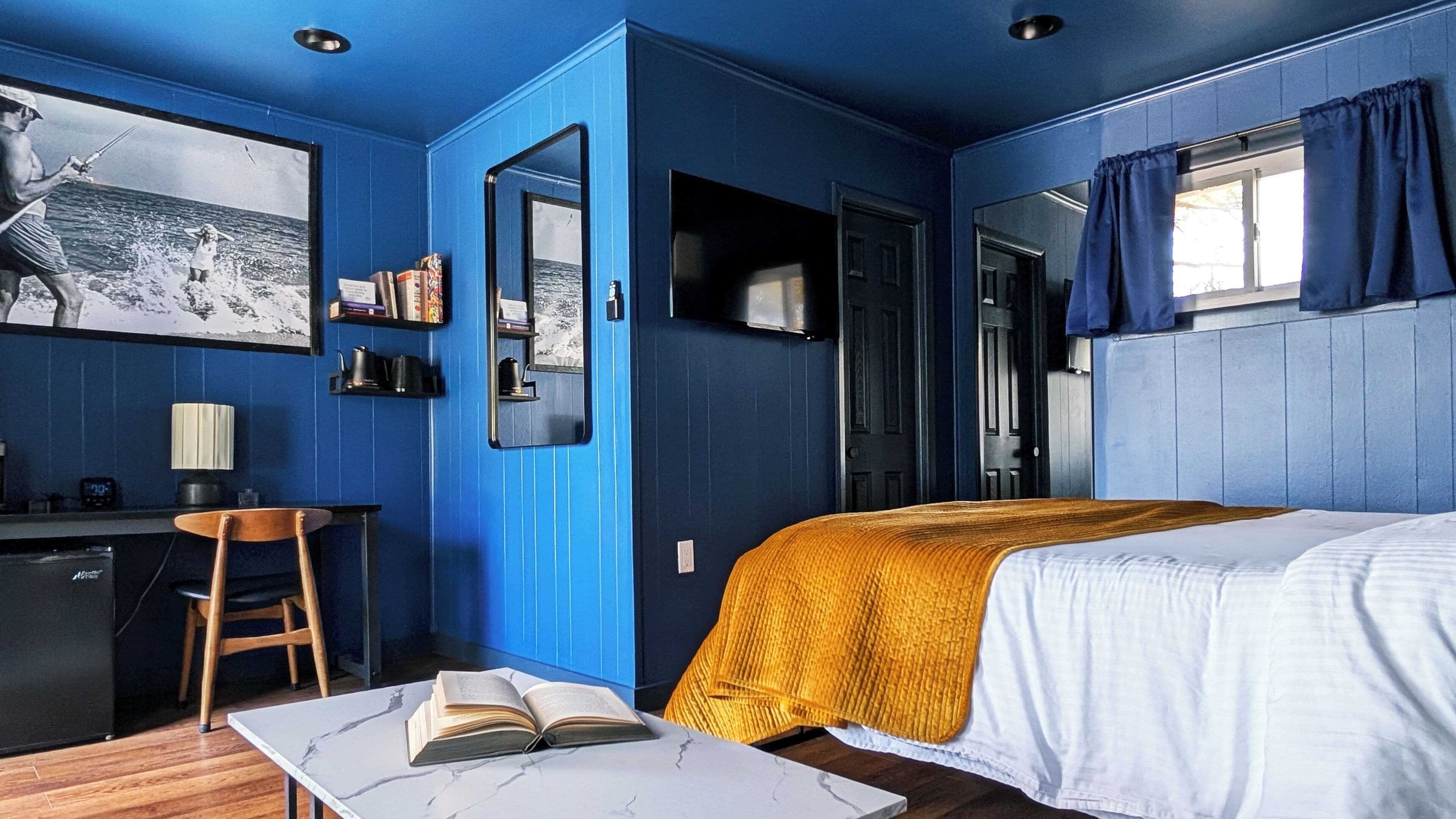 Room, 1 King Bed with Sofa bed, Patio | Individually furnished, blackout drapes, free WiFi, bed sheets