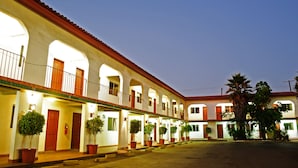 Unclassified image, 3 of 34, button - Hotel Sausalito (Ensenada)